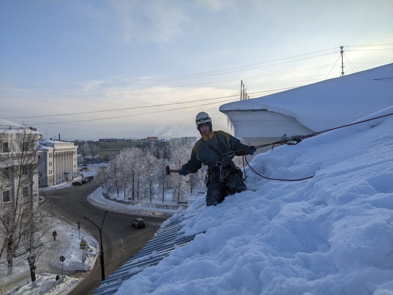 Roof Snow Removal